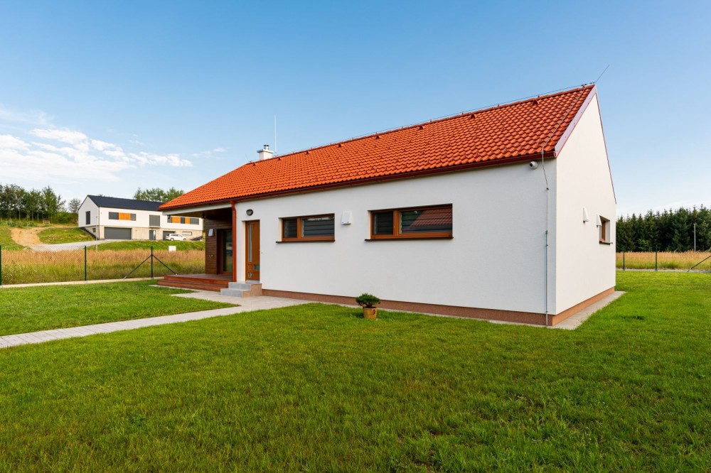 Dům na zelené louce (foto 1)
