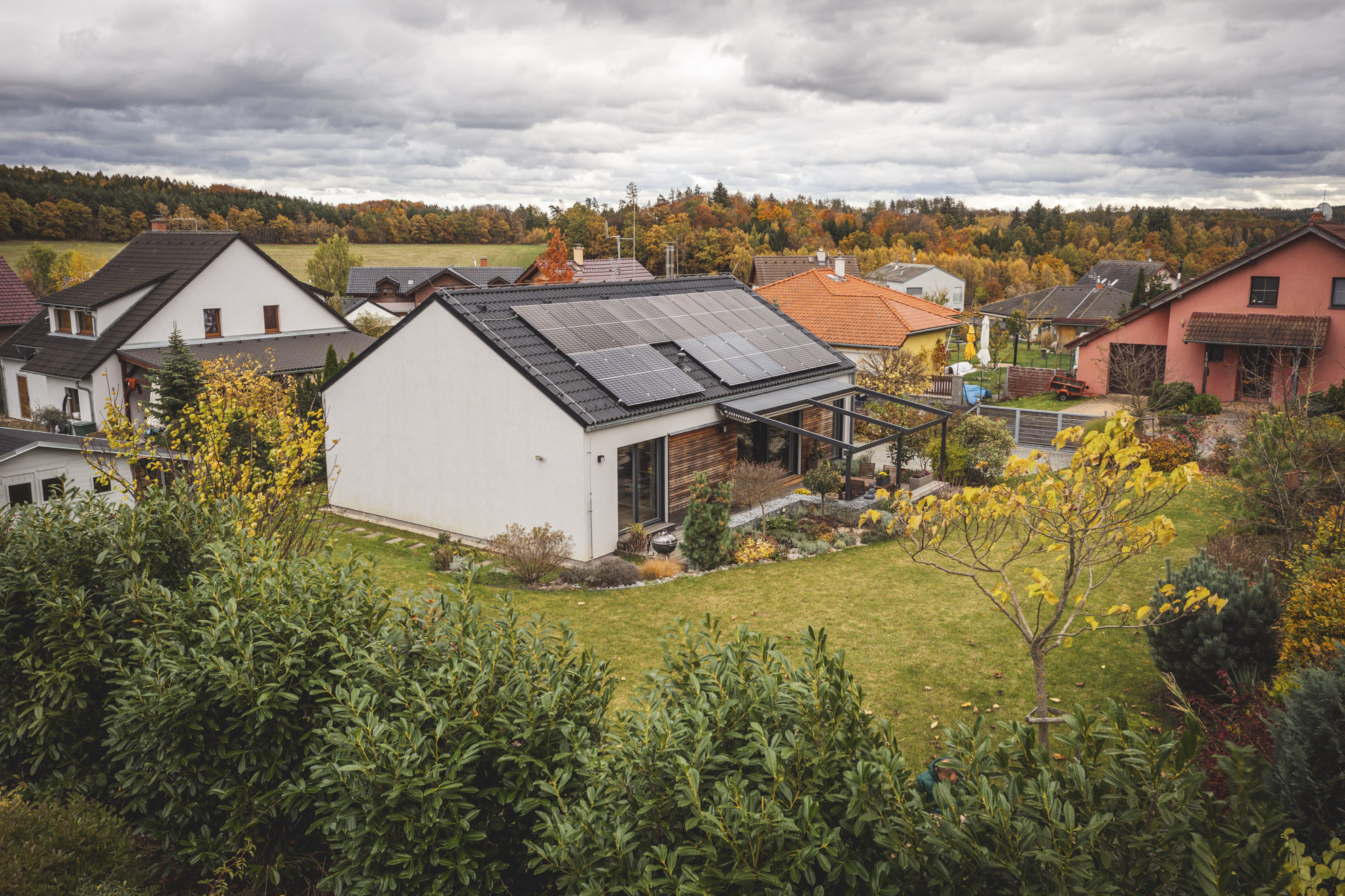 Bungalov Vela 96 – moderní přízemní rodinný dům se zahradou