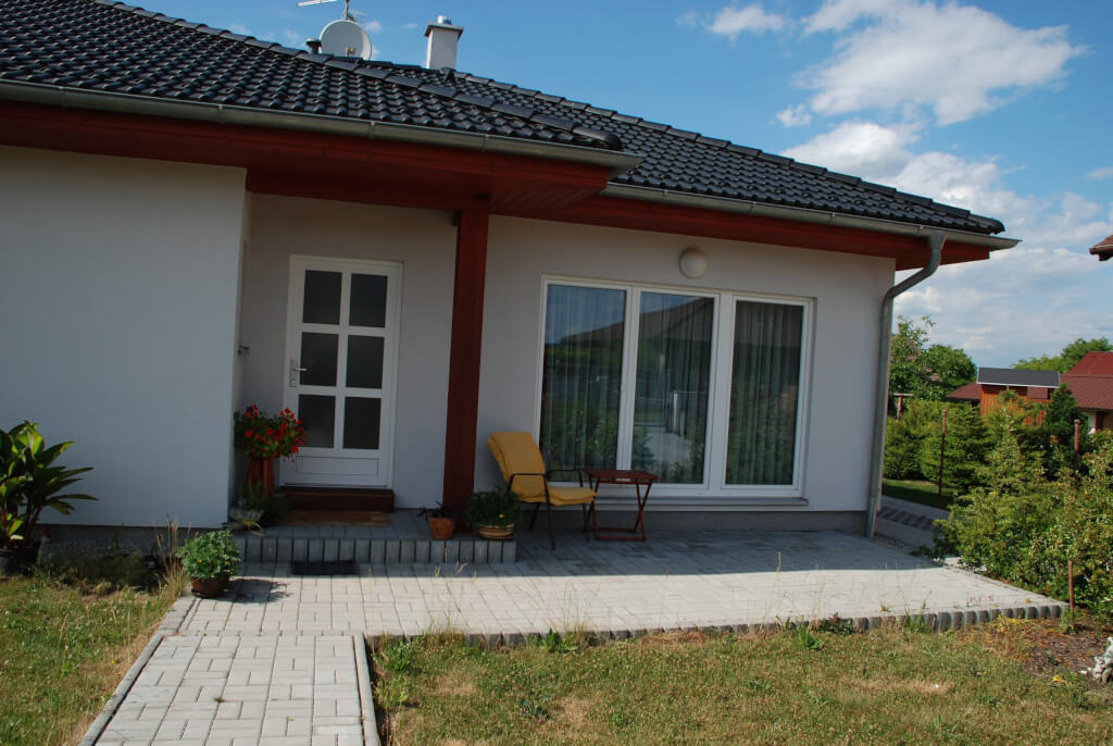 Vstup do individuální dřevostavby Atyp 114